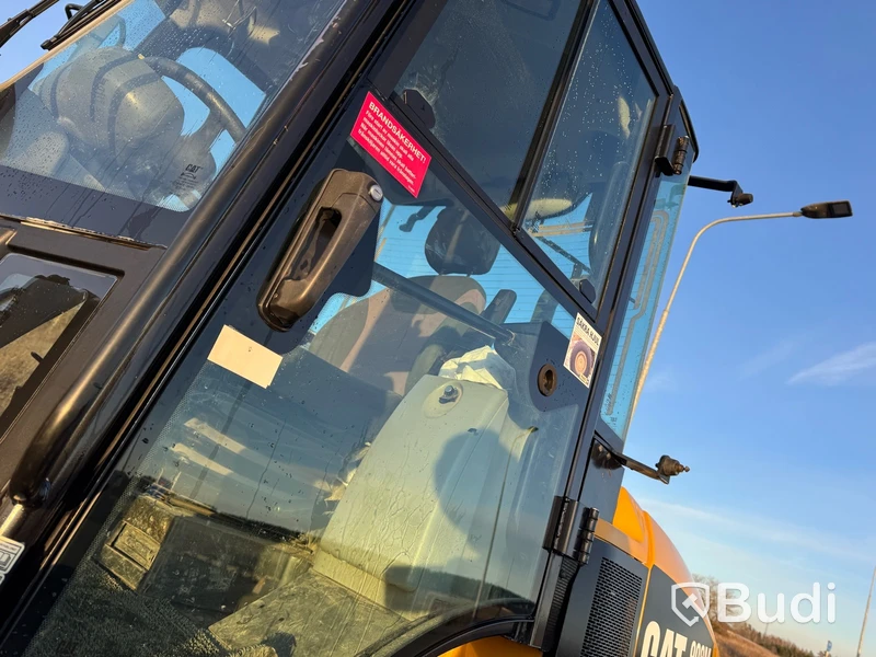 Kompakt hjullastare CAT 908M -2017