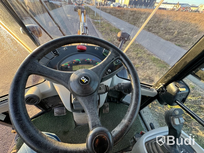 Kompakt hjullastare CAT 908M -2017