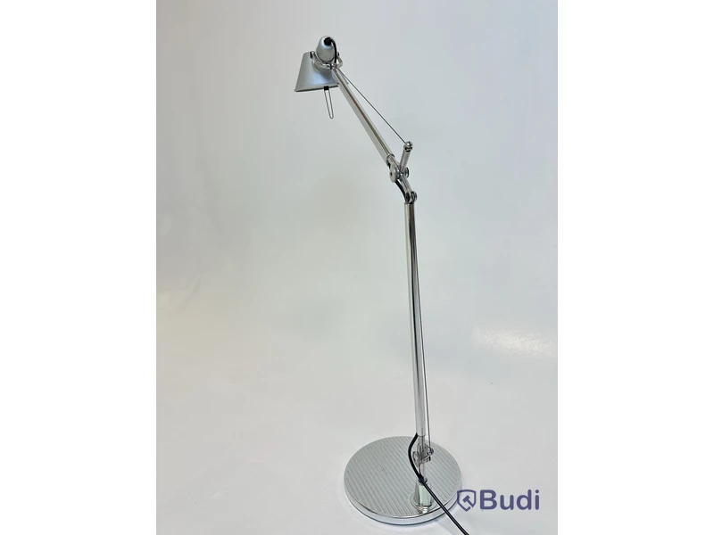 Skrivbordslampa Artemide, Tolomeo