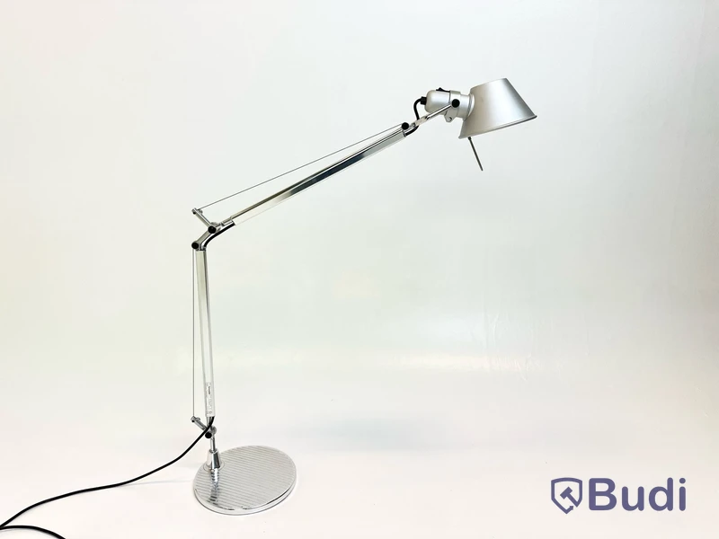 Skrivbordslampa Artemide, Tolomeo