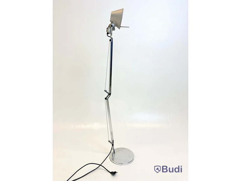 Skrivbordslampa Artemide, Tolomeo