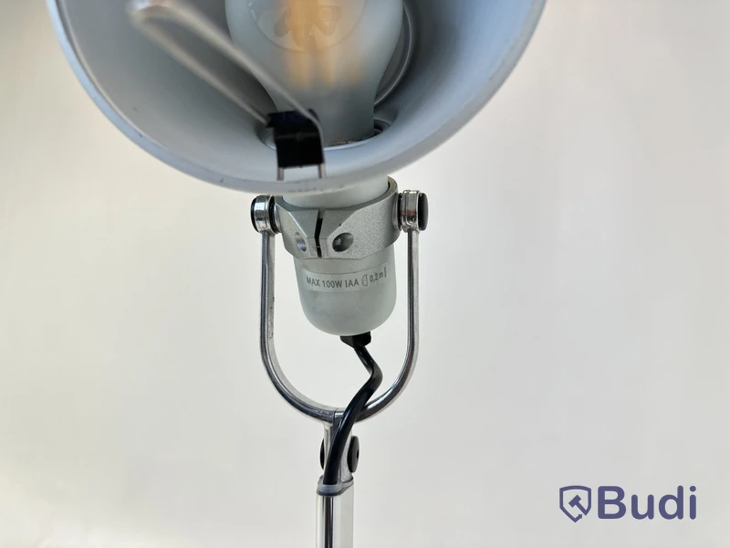 Skrivbordslampa Artemide, Tolomeo