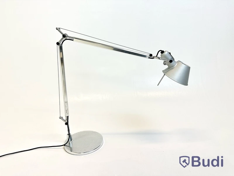 Skrivbordslampa Artemide, Tolomeo