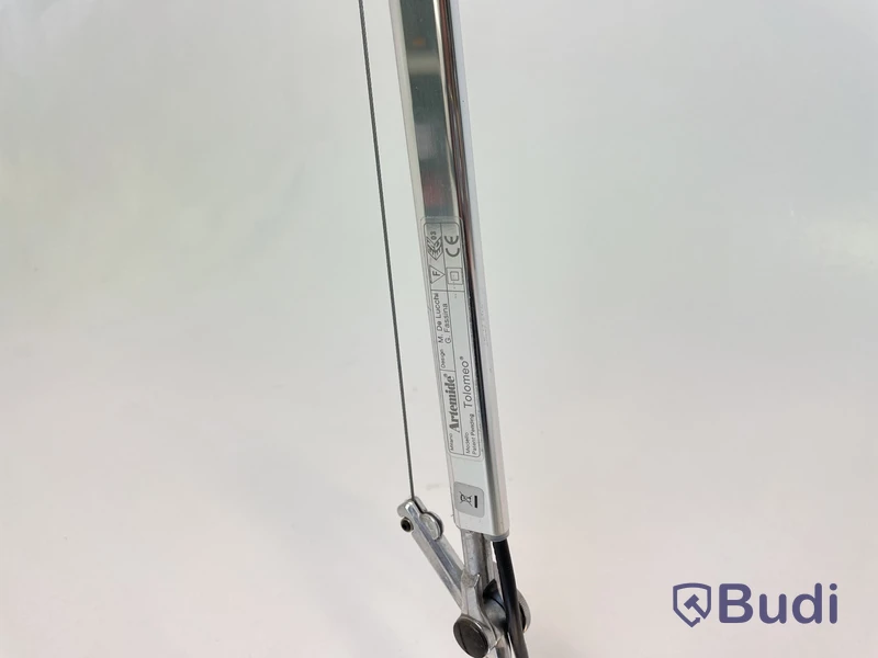 Skrivbordslampa Artemide, Tolomeo