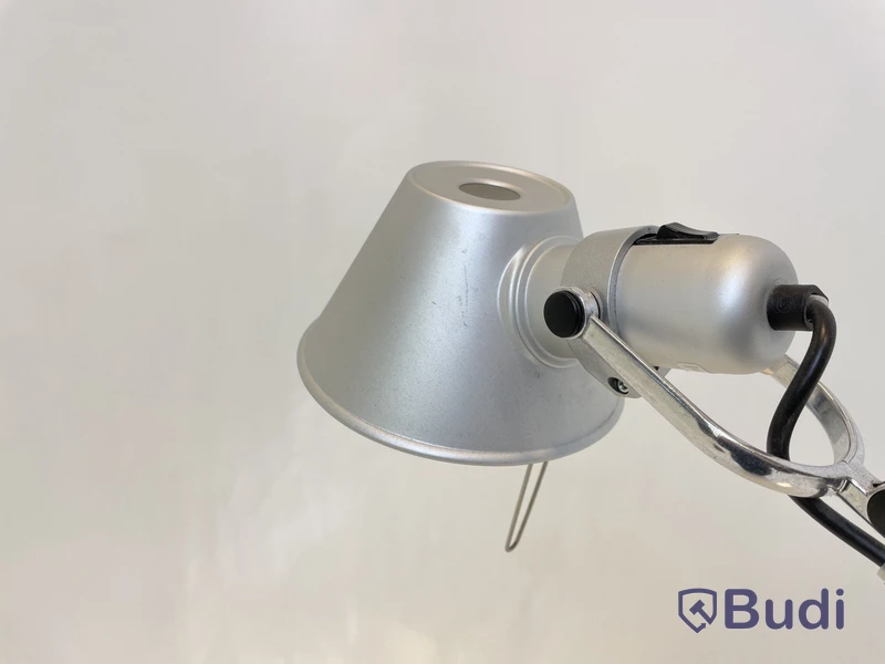 Skrivbordslampa Artemide, Tolomeo