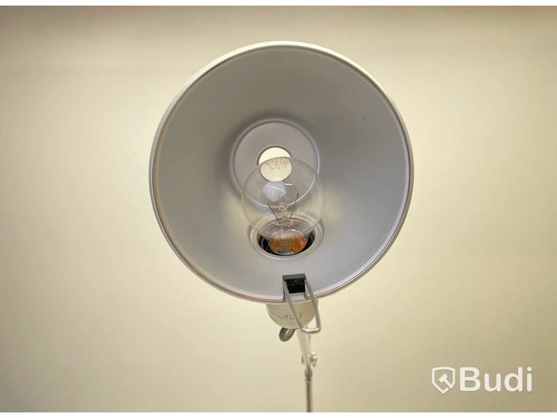 Skrivbordslampa Artemide, Tolomeo