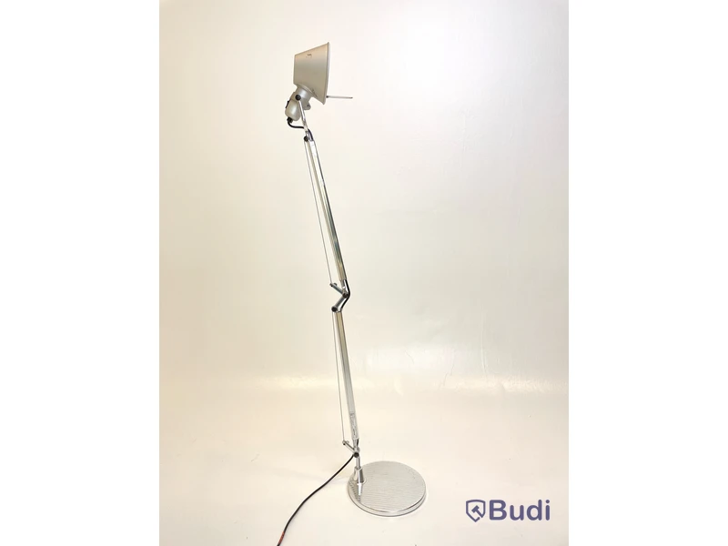 Skrivbordslampa Artemide, Tolomeo