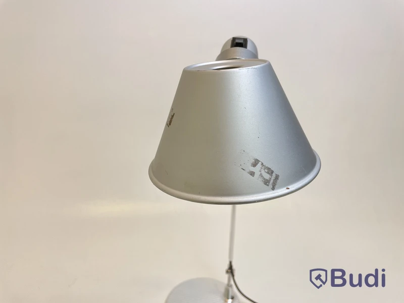 Skrivbordslampa Artemide, Tolomeo
