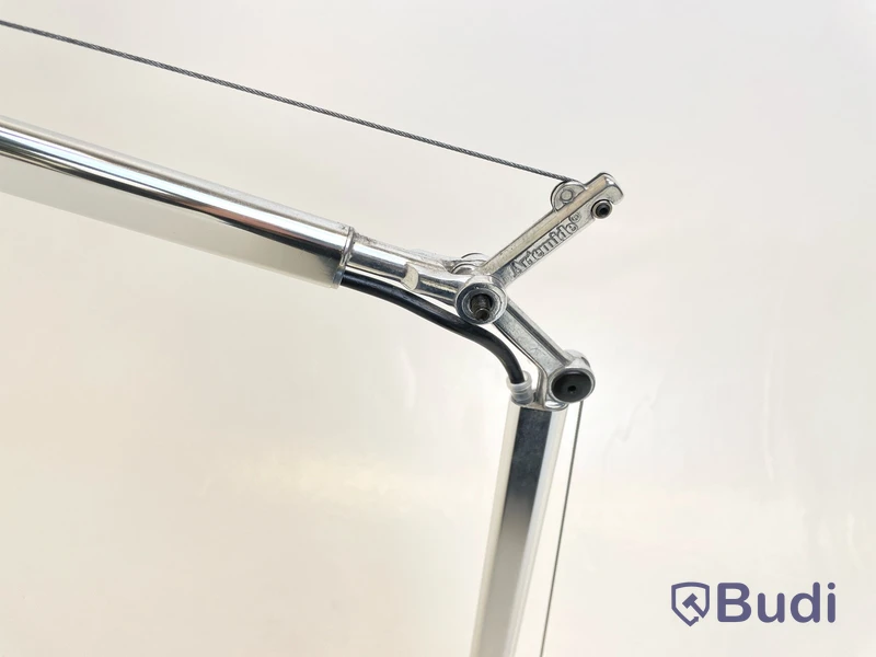 Skrivbordslampa Artemide, Tolomeo