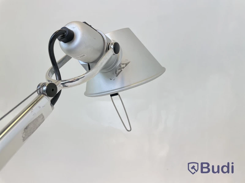 Skrivbordslampa Artemide, Tolomeo