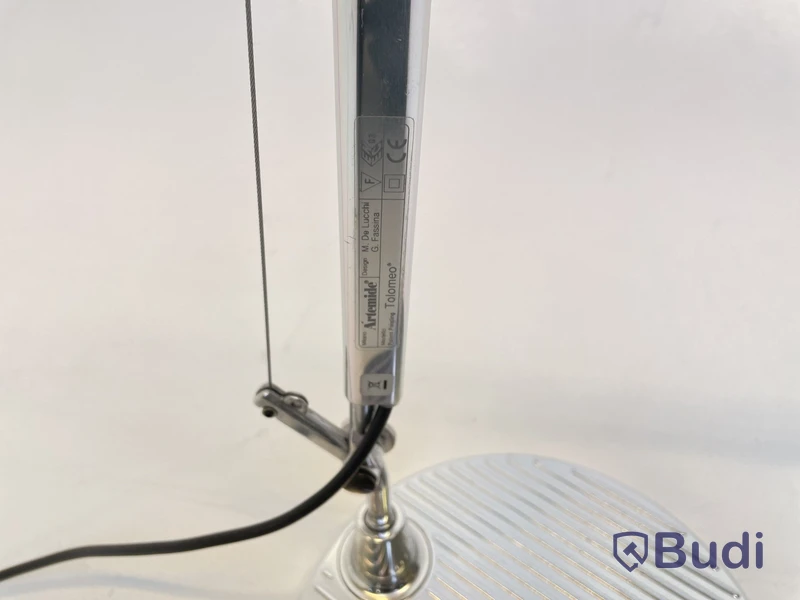 Skrivbordslampa Artemide, Tolomeo