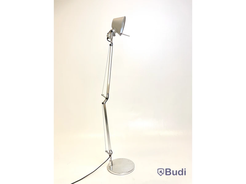 Skrivbordslampa Artemide, Tolomeo