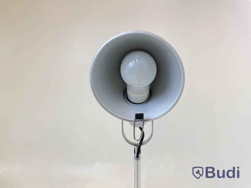 Skrivbordslampa Artemide, Tolomeo