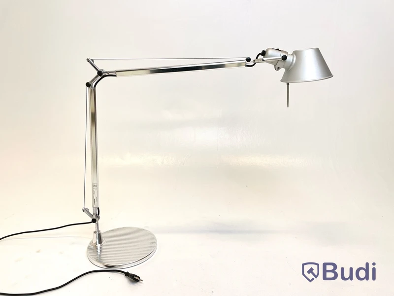 Skrivbordslampa Artemide, Tolomeo