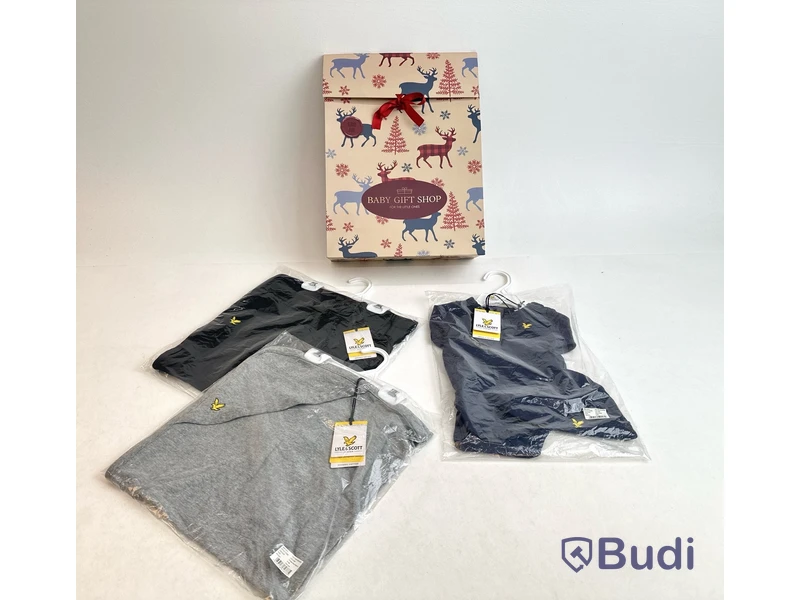 Paket med långärmad body och 2 st filtar från Lyle & Scott