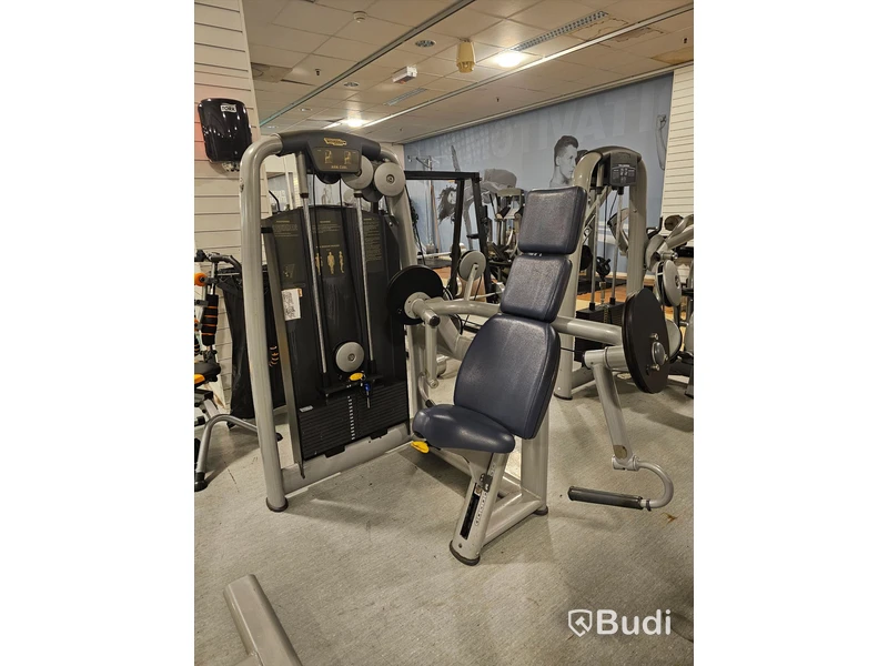 Bicepsmaskin technogym