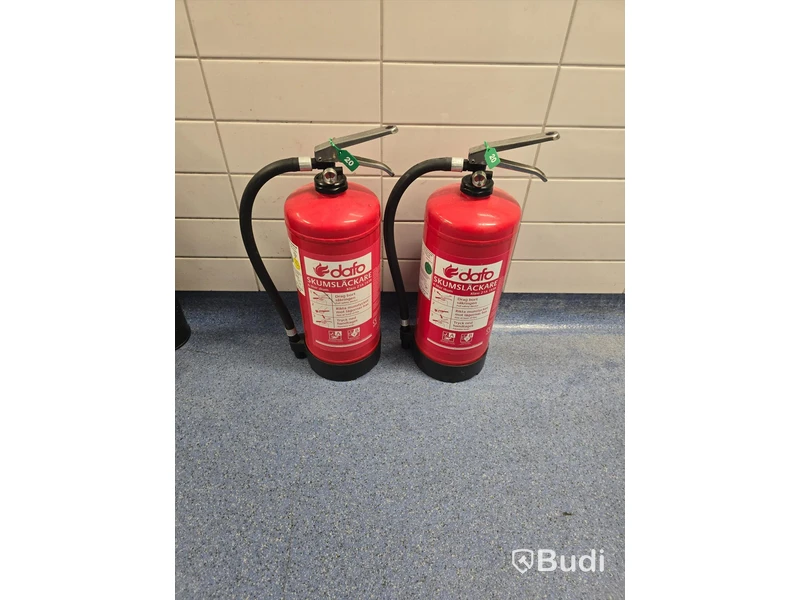 Div. brandsläckare, brandfilt och första förband.