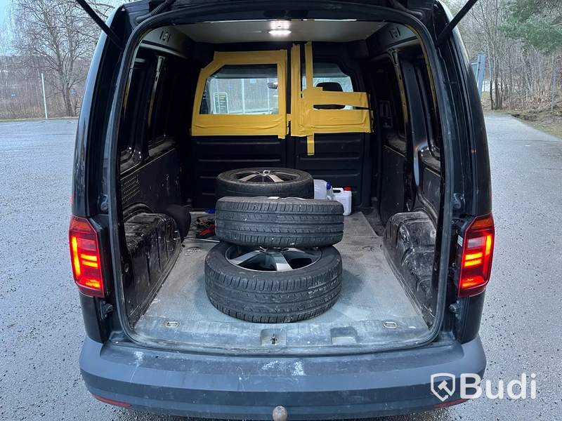 Volkswagen Caddy 2.0 TDI | 28258 mil | Manuell | 75 hk | 2016