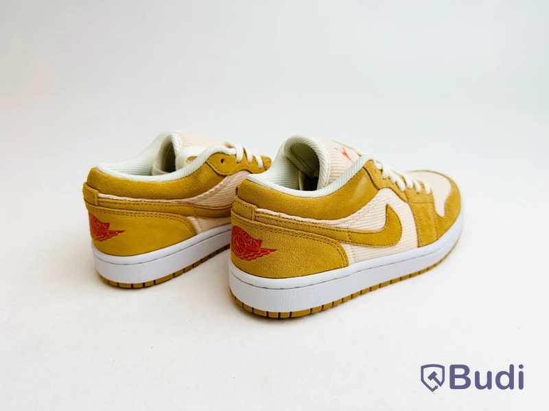 Sneakers Nike x Air Jordan 1 Low SE, dam, stl. 36,5