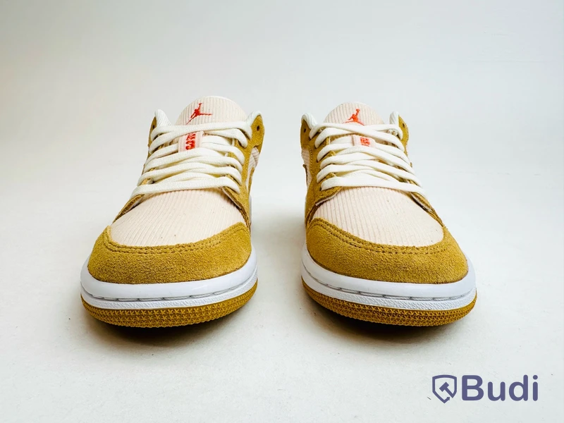 Sneakers Nike x Air Jordan 1 Low SE, dam, stl. 36,5