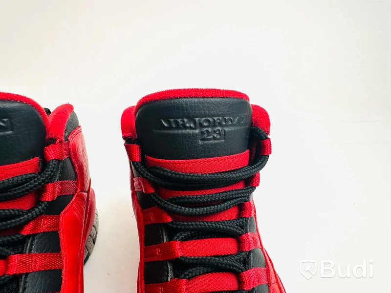Sneakers Air Jordan 10 Retro 30th Bulls Over Broadway stl. 41