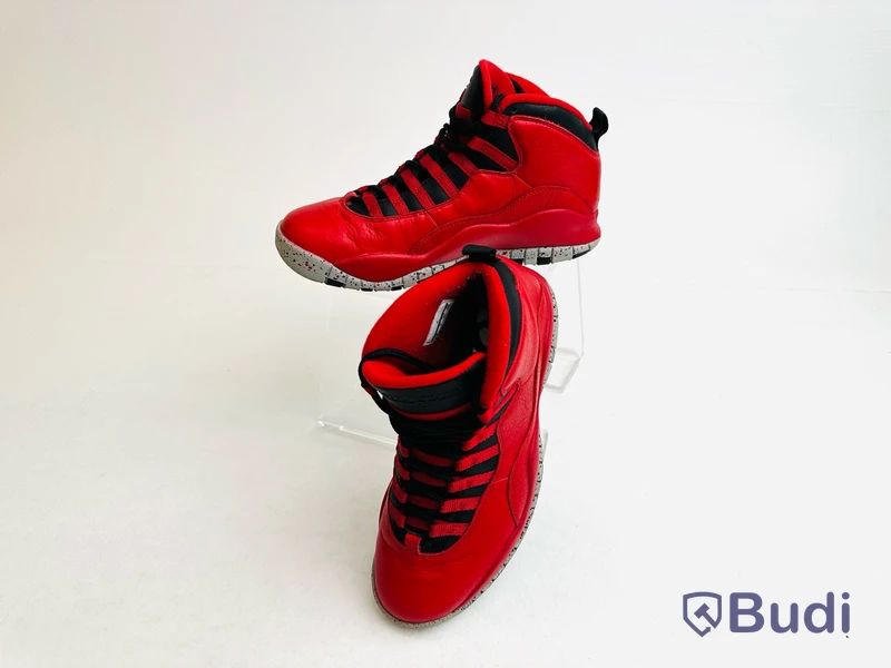 Sneakers Air Jordan 10 Retro 30th Bulls Over Broadway stl. 41