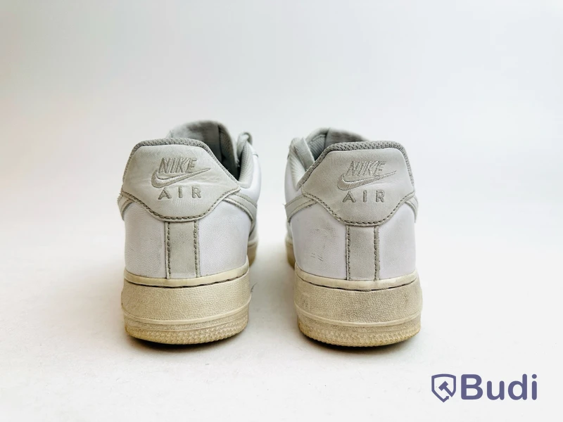 Sneakers Nike Air Force 1, 07, dam, stl. 39