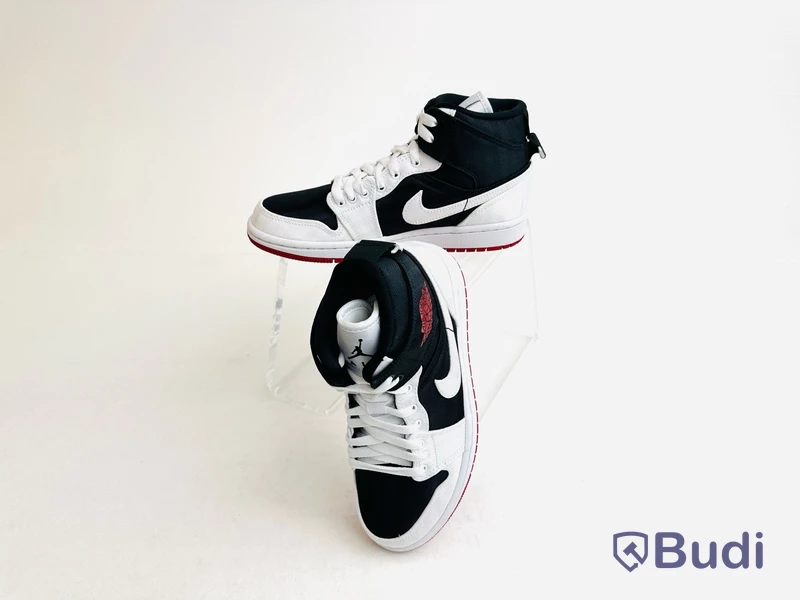 Sneakers Air Jordan 1 Mid SE UTL, sdam, tl. 38,5