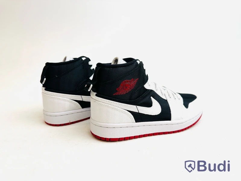 Sneakers Air Jordan 1 Mid SE UTL, sdam, tl. 38,5