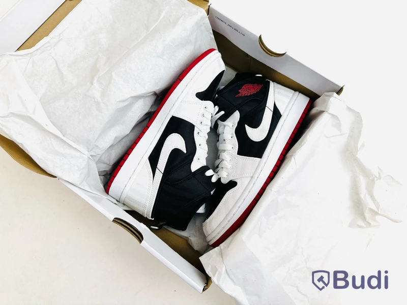 Sneakers Air Jordan 1 Mid SE UTL, sdam, tl. 38,5