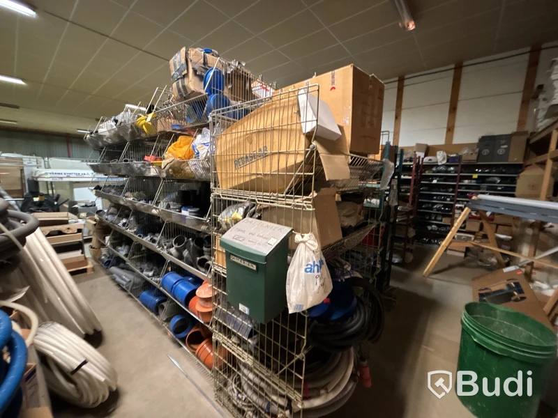 Stort parti med kopplingar, rör & övrig VVS-utrustning