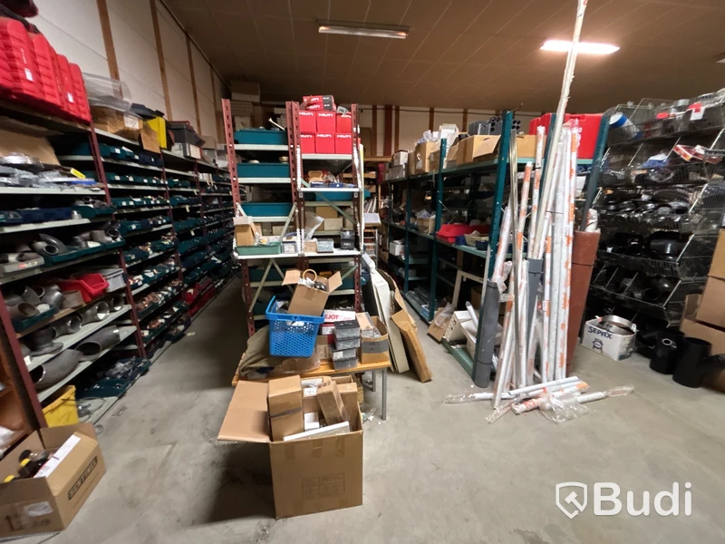 Stort parti med kopplingar, rör & övrig VVS-utrustning