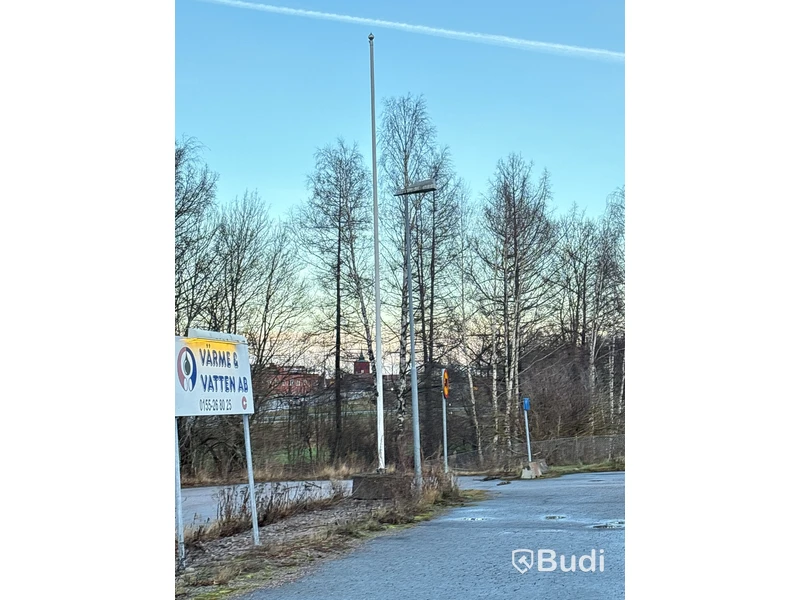2 st flaggstänger med fot