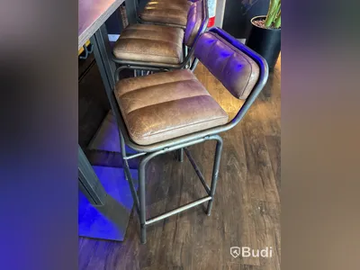 Barbord, soffa & 3 st barstolar