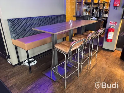 Barbord, soffa & 3 st barstolar