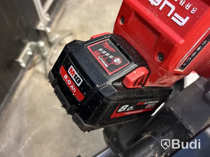 Kap- & gersåg Milwaukee FMS190 med 8.0 Ah batteri & sågbord MSL 1000