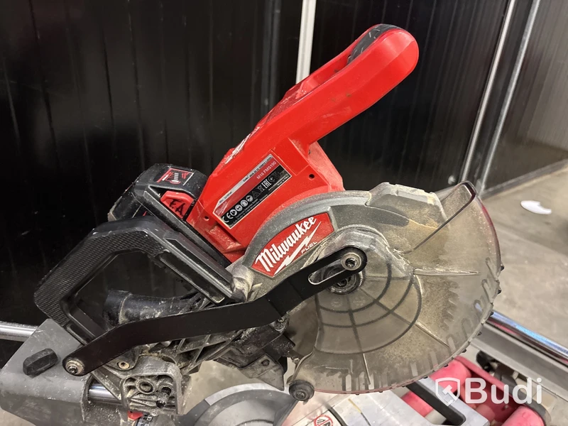 Kap- & gersåg Milwaukee FMS190 med 8.0 Ah batteri & sågbord MSL 1000