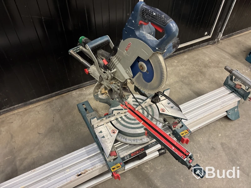 Kap- & gersåg Bosch GCM 8 SJM med sågbänk GTA 3800