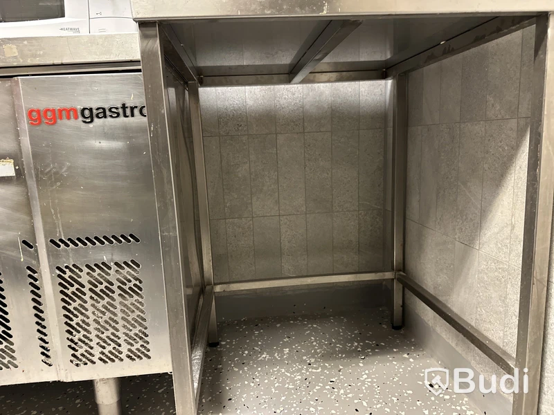 Rostfri bänk  B 67 D 75 H 88 cm