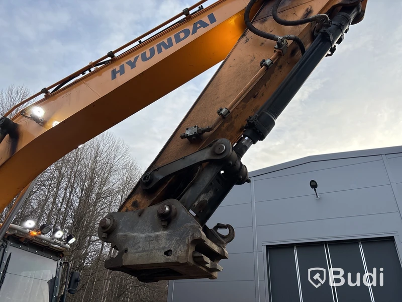 Bandgrävare Hyundai HX220L -2017