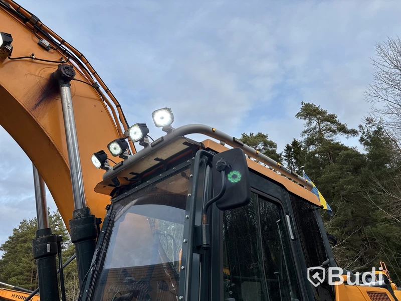 Bandgrävare Hyundai HX220L -2017