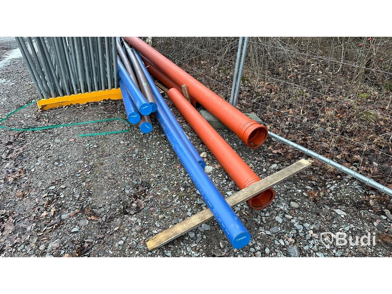 PE rör blå brun samt DFN 400 TB Brunnar m.m.