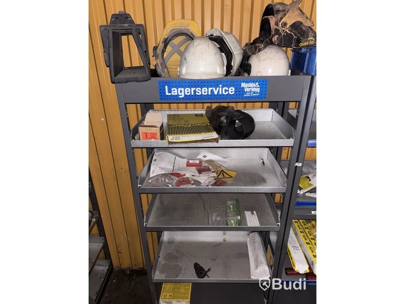 Allt i rummet (verkstadsskåp, bultsortiment, verktyg etc)