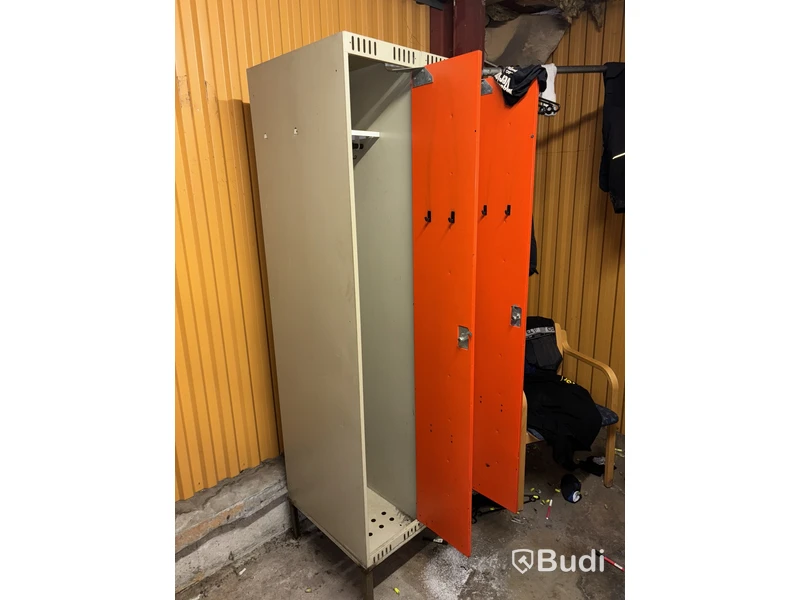 Allt i rummet (verkstadsskåp, bultsortiment, verktyg etc)