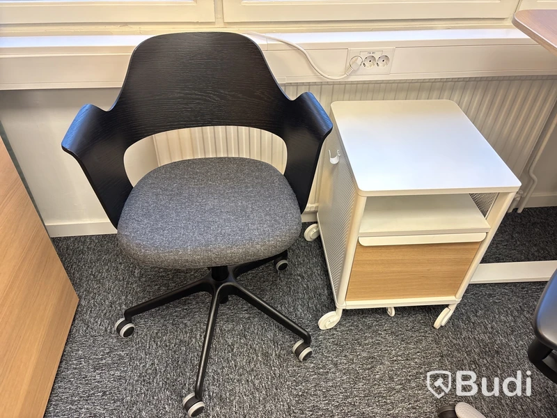 Komplett kontor med 2 st arbetsplatser