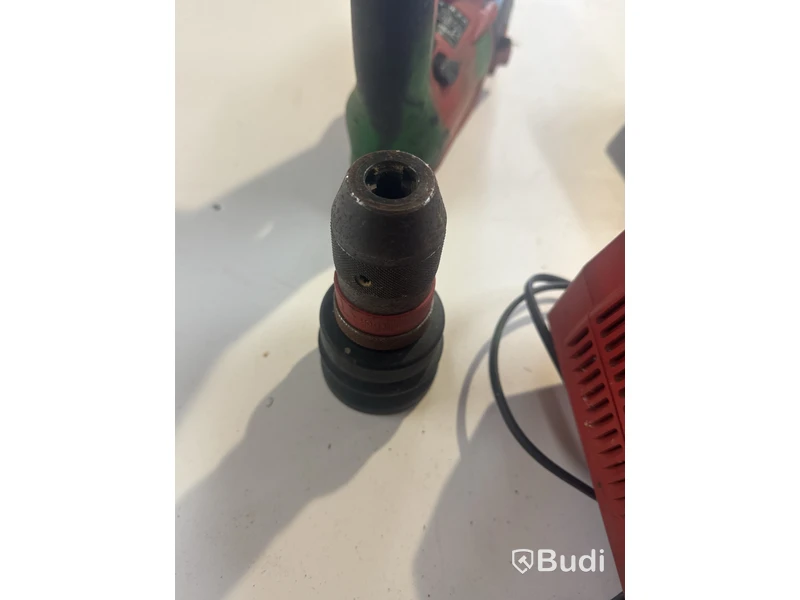 1 st slagborr Hilti med betongborr