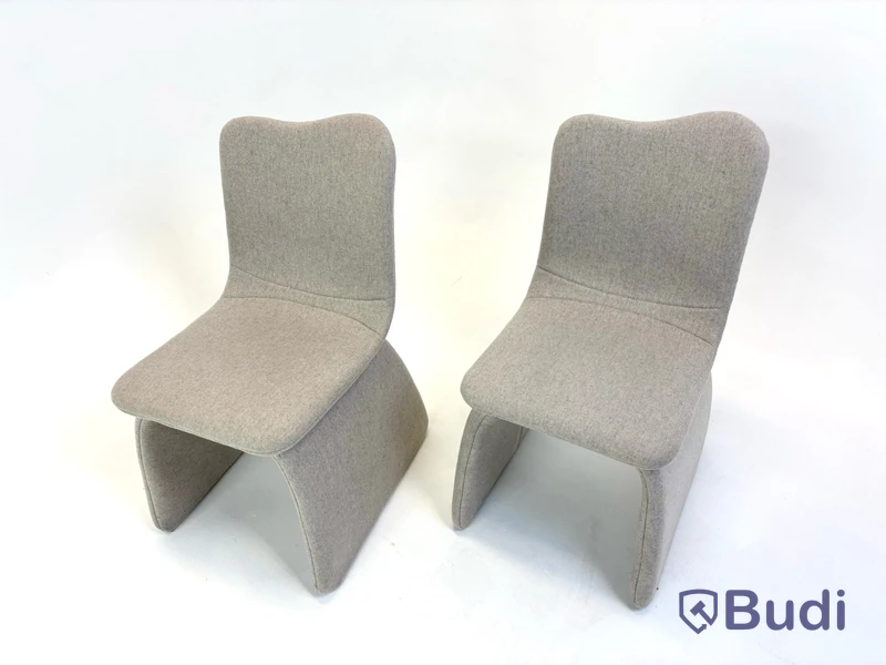 2 st. Stolar, the Love Chair