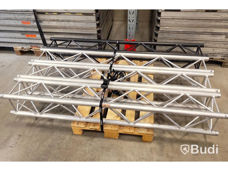 4 st, 2 m truss, Prolyte H30, 3 st silver & 1 st svart, defekt.
