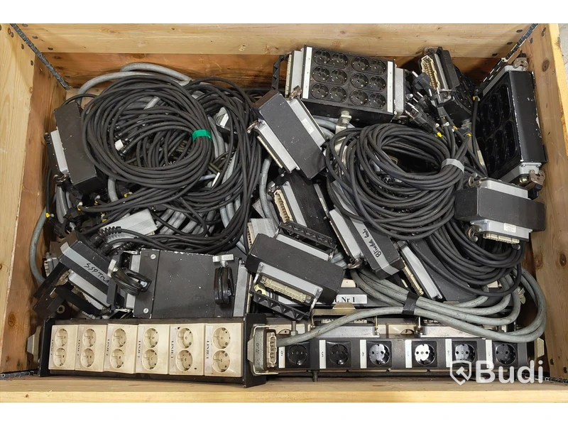 2 pall, blandad Harting, kabel & boxar.