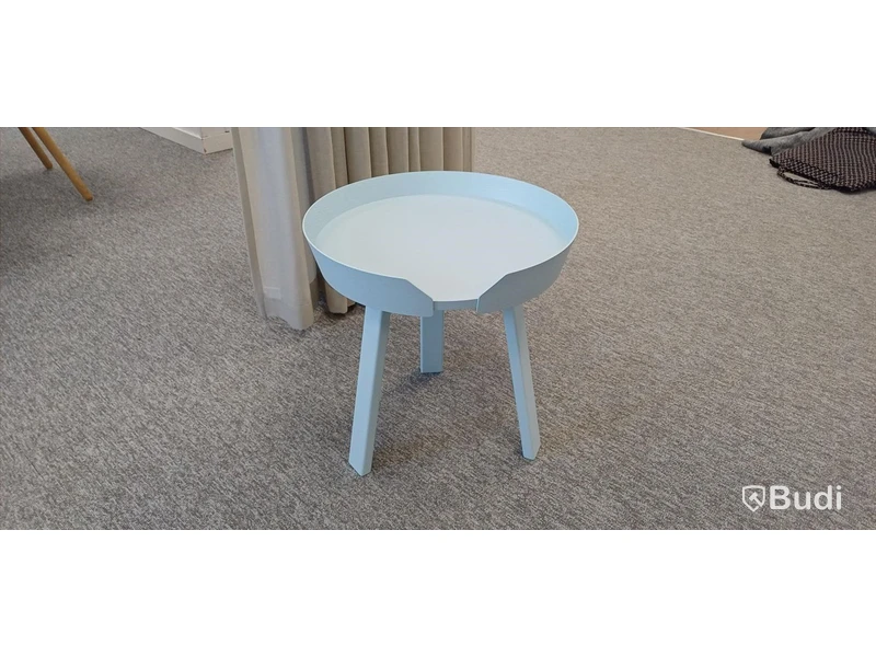 Sidobord Muuto - ljusblå – modern och praktisk design